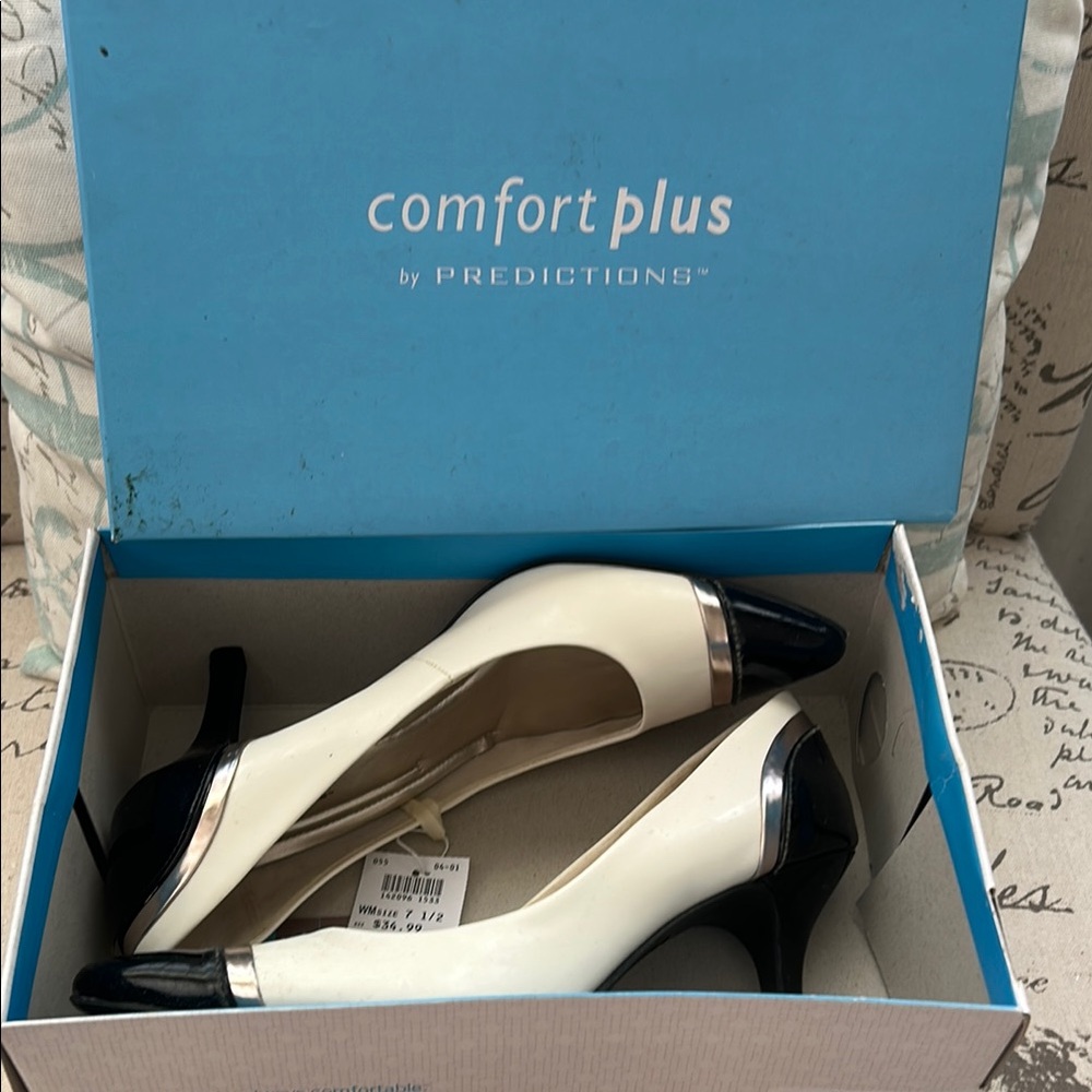 Comfort Plus by Predictions Black and White Women's Heels